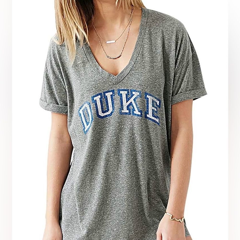 FV Relay Short Sleeve Gray Duke University V-Neck Graphic Tee. XL.